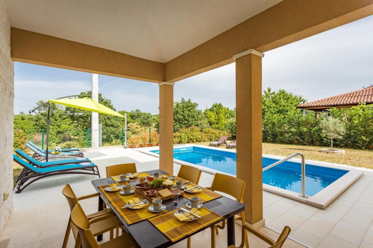 Villa Carneol Kaldanija ภายนอก รูปภาพ
