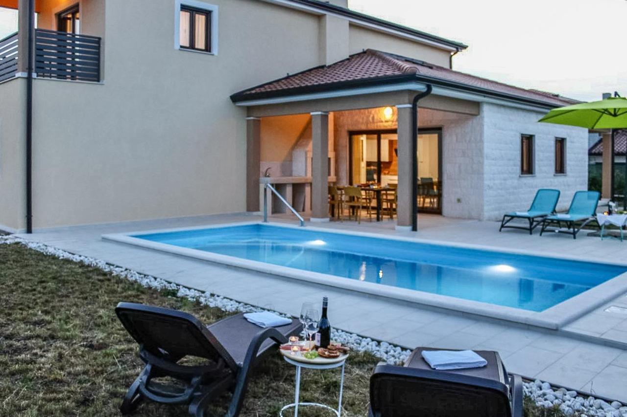 Villa Carneol Kaldanija ภายนอก รูปภาพ